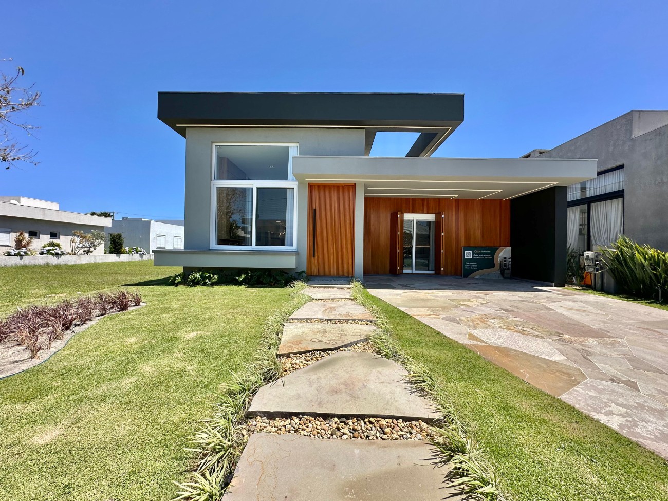 Sobrado 4 dormitórios para venda, Zona Nova em Capão da Canoa | Ref.: 963